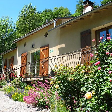 Bed and Breakfast Le Moulin Du Barthas Montredon-Labessonnié Exterior foto